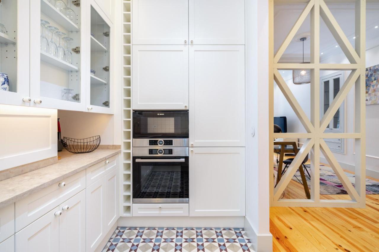 Apartment Whome Luxury In Prime Location W/ Ac, Lift & Private Patio Lissabon