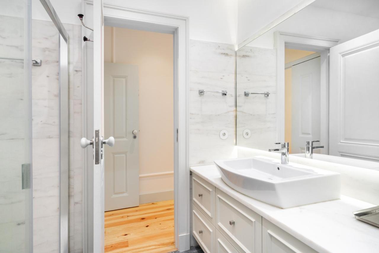 Apartment Whome Luxury In Prime Location W/ Ac, Lift & Private Patio Lissabon